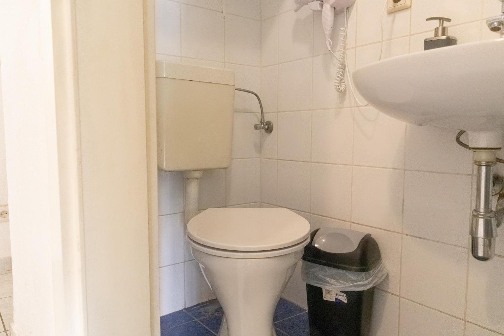 Apartment Stylish 2br, Perfect Location & Well Connected Wien