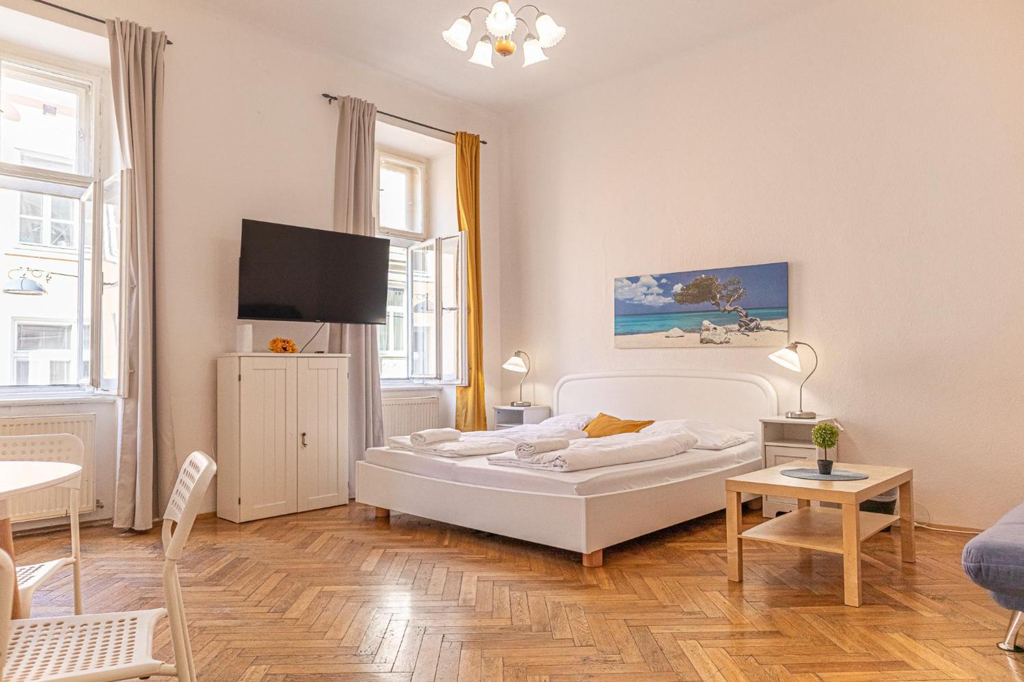 Apartment Stylish 2br, Perfect Location & Well Connected